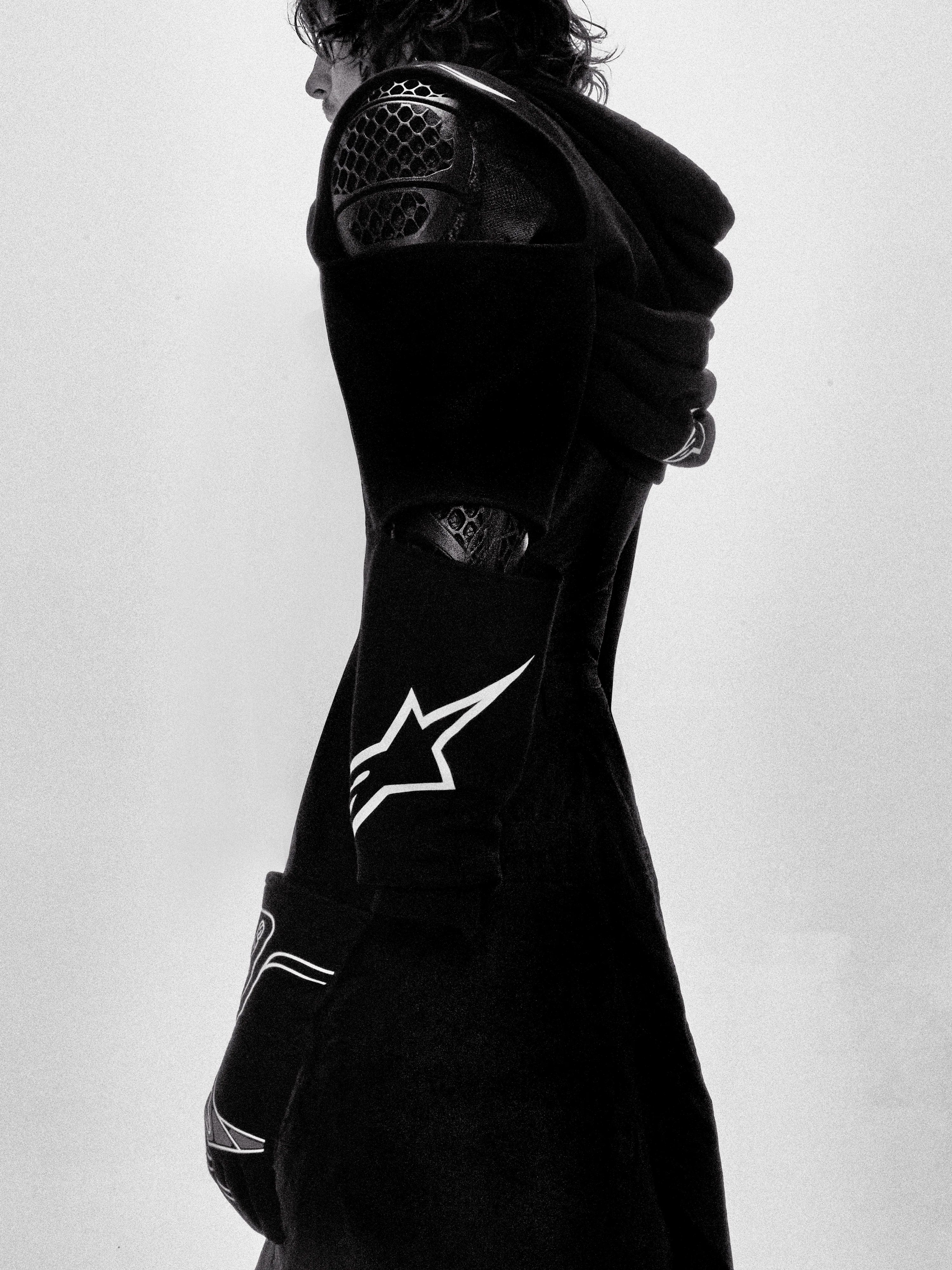 RSRV ARMOR HOODIE - Image 6