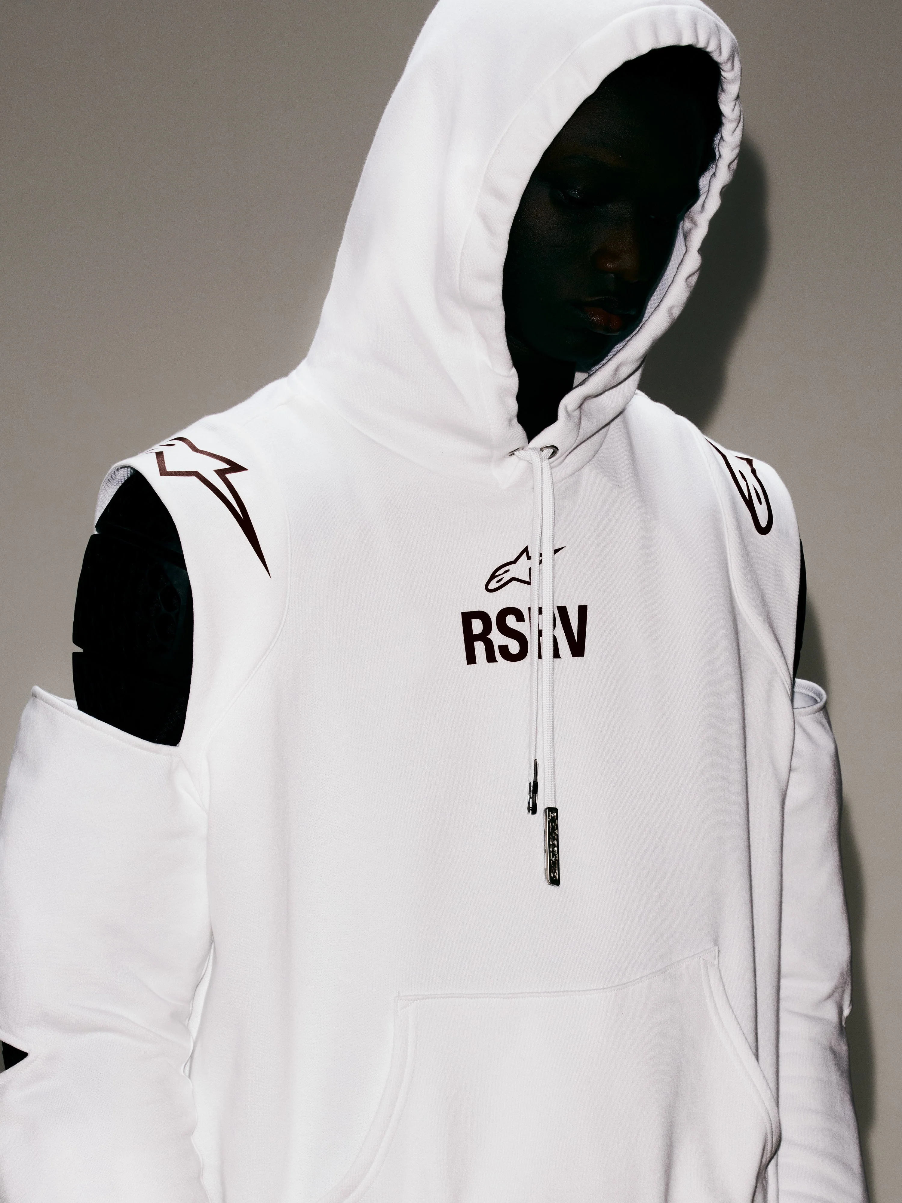 RSRV ARMOR HOODIE - Image 10