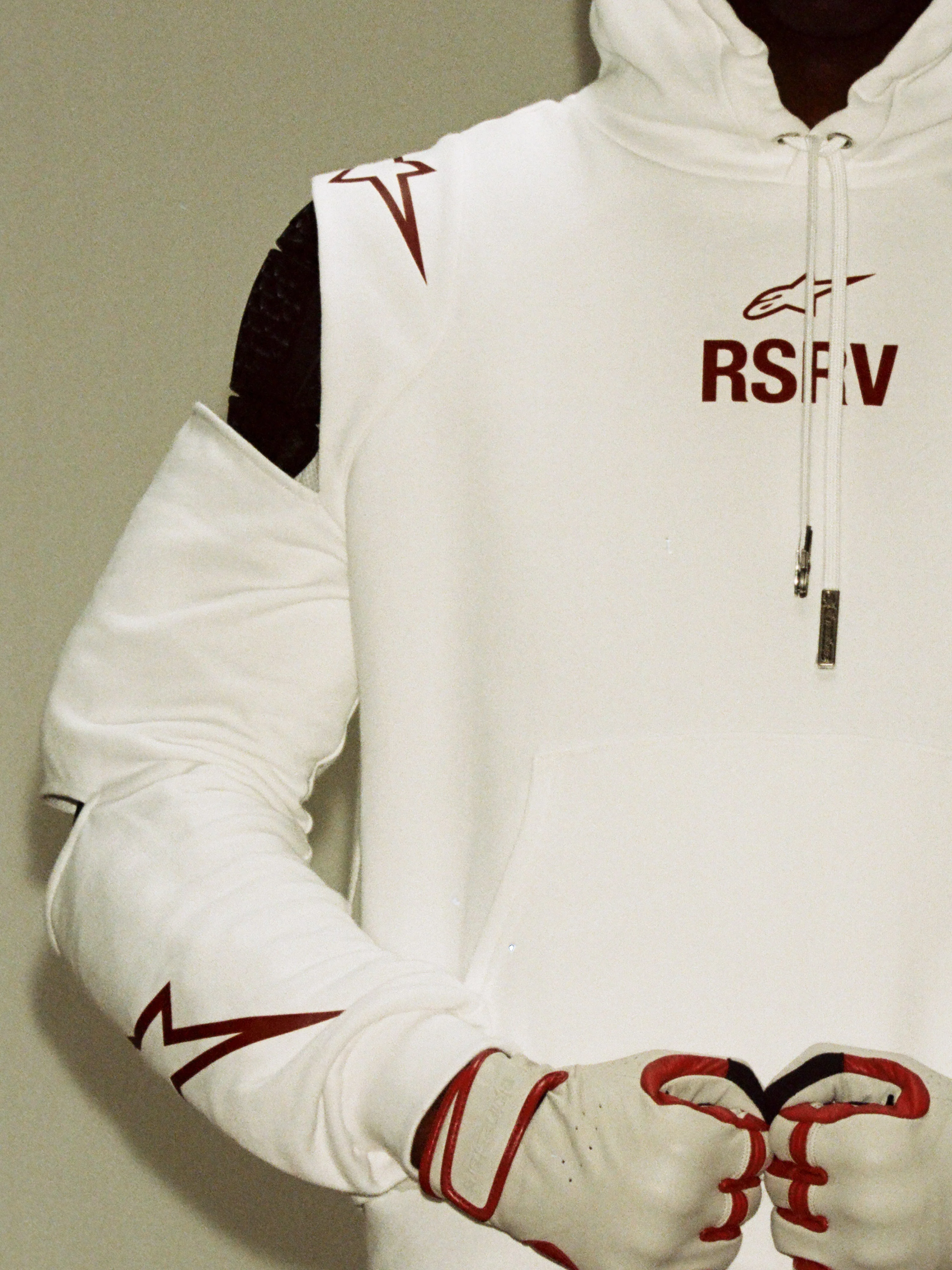 RSRV ARMOR HOODIE - Image 2